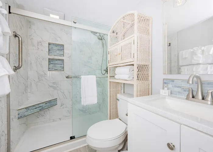 Surf & Racquet 712a Apartment *
