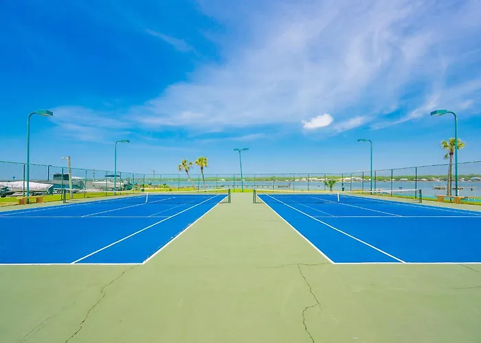 Apartment Surf & Racquet 712a